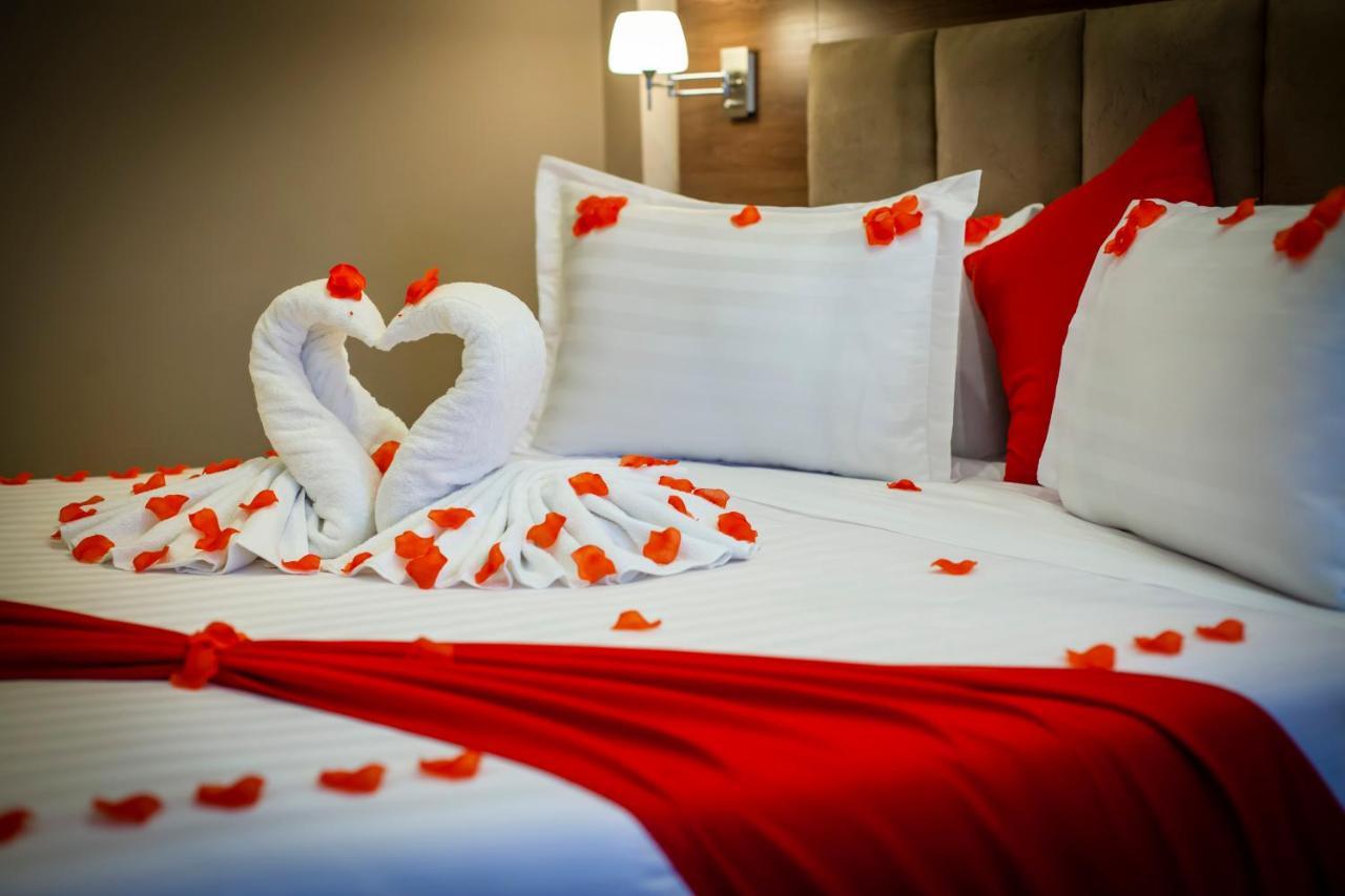 Bn Hotel Blida Bagian luar foto