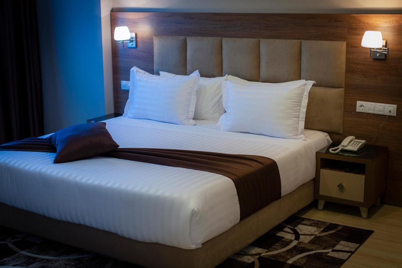 Bn Hotel Blida Bagian luar foto