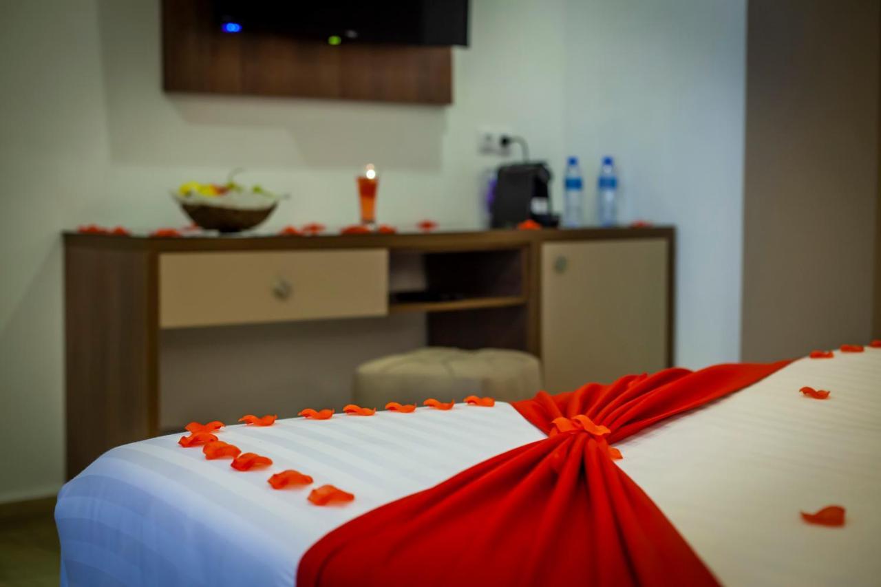 Bn Hotel Blida Bagian luar foto