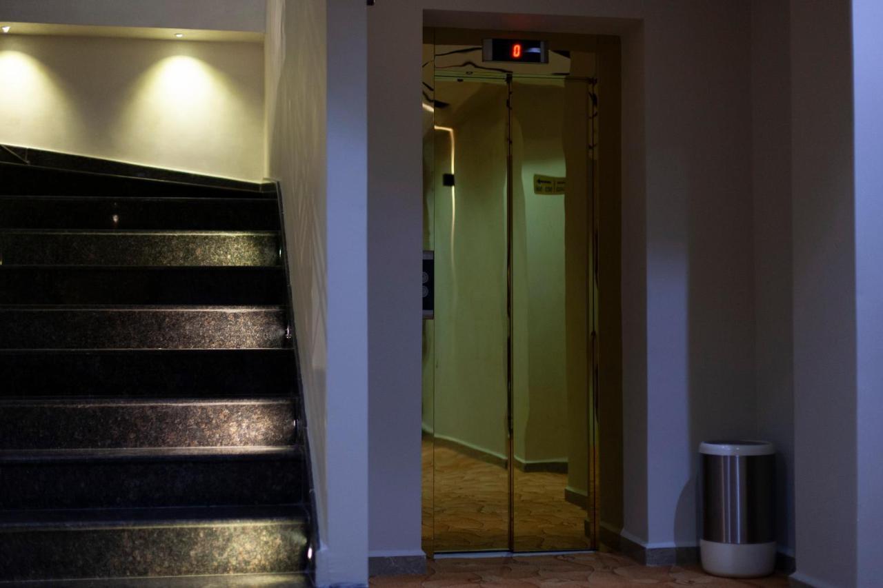 Bn Hotel Blida Bagian luar foto